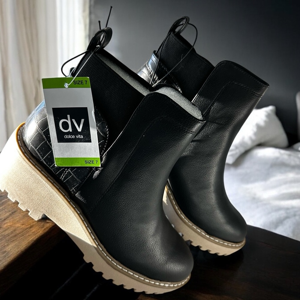Dolce Vita Ladies Chelsea Boots